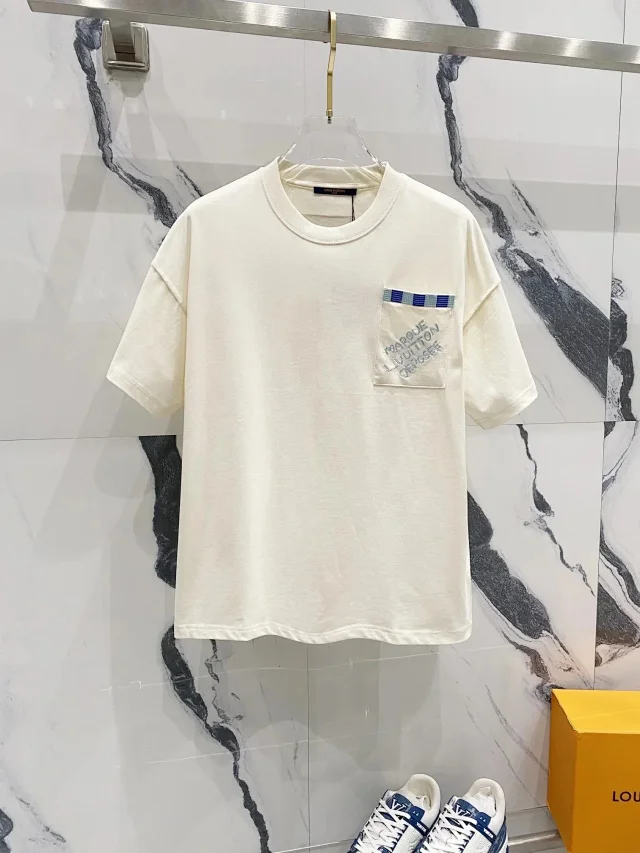 Louis Vuitton T-Shirts Short-Sleeve Logo T-Shirt product detail image 6
