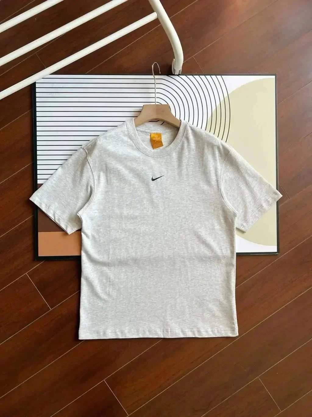 Nike T-Shirts Short-Sleeve Crew-Neck T-Shirt with Swoosh Logo — Nike T-shirt-Gray 2