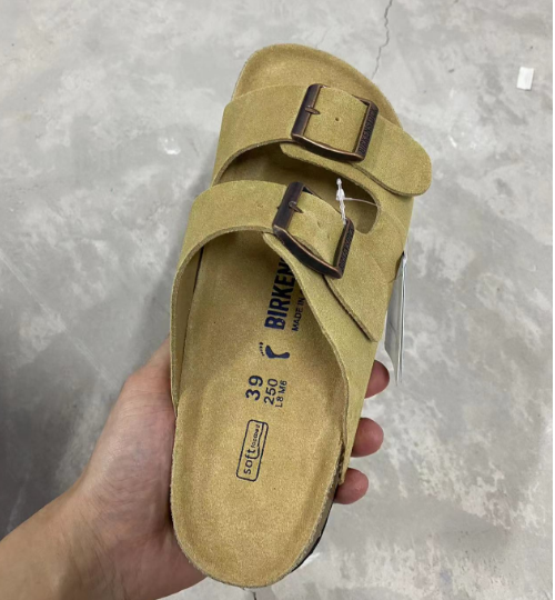 Birkenstock Slippers Boston Buckle Clogs — Two-button chestnut/bull suede