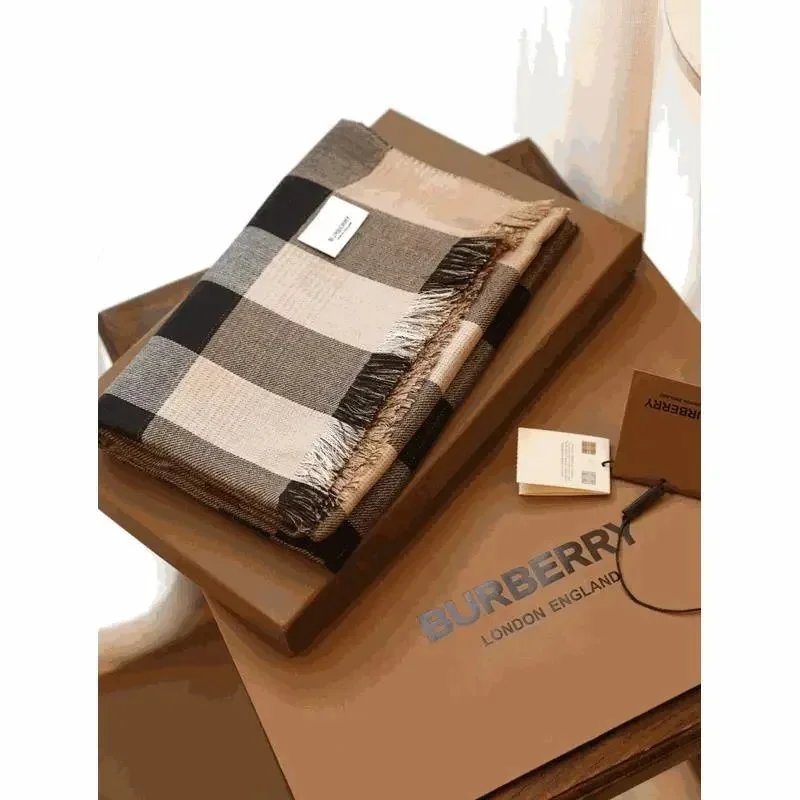 Burberry Check Beige