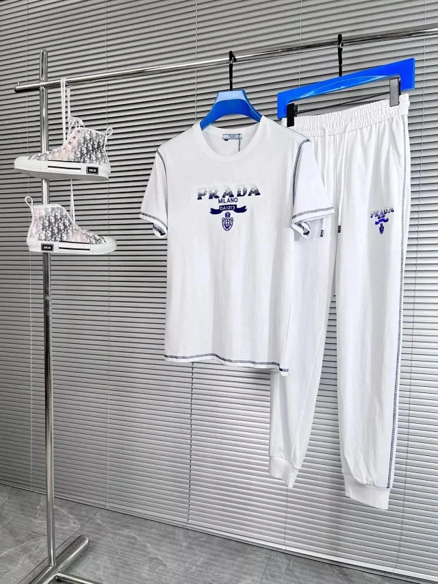 Gucci Matching Sets T-Shirt and Shorts Set product detail image 6