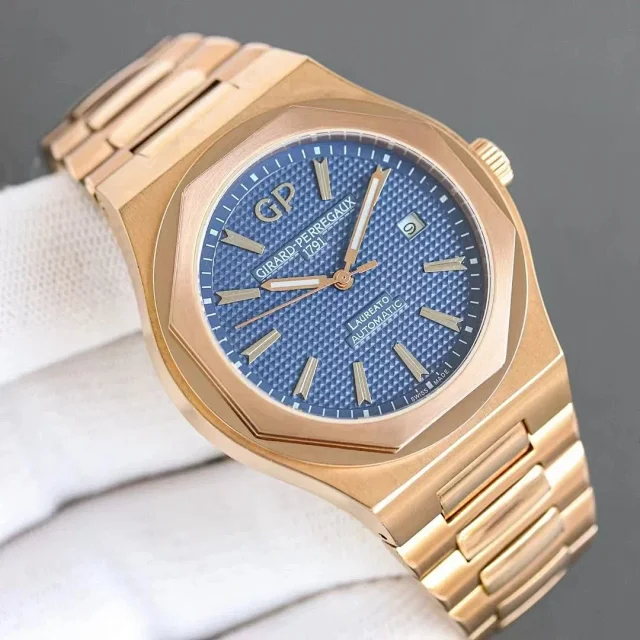 Girard-Perregaux Watches Laureato Automatic product detail image 1