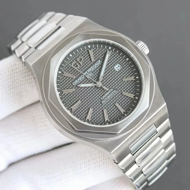 Girard-Perregaux Watches Laureato Automatic product detail image 5