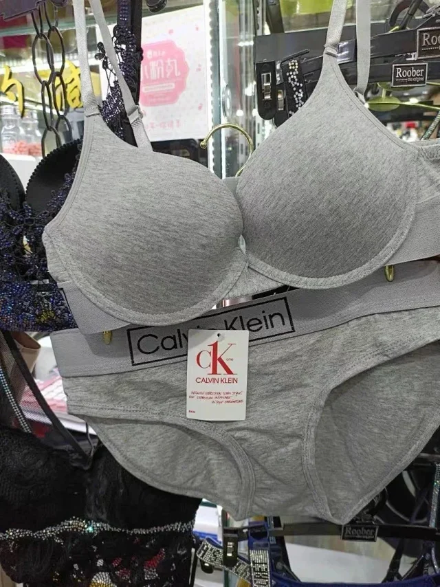 Calvin Klein Underwear Underwire bra and briefs set with logo elastic bands product detail image 7