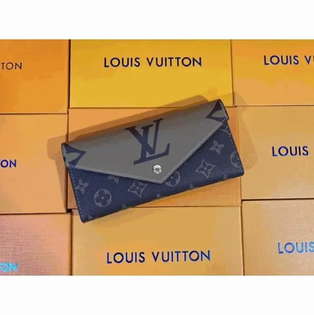 Louis Vuitton Wallets & Card Holders Monogram Flap Wallet product detail image 1