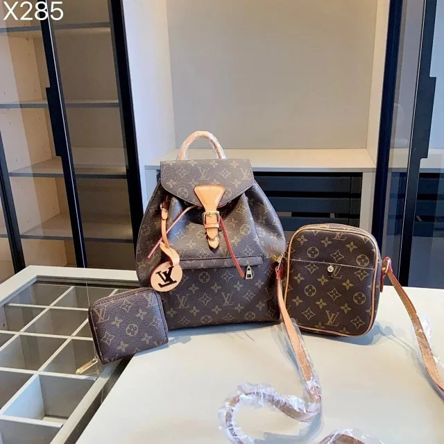 Louis Vuitton Handbags Three-Piece Handbag Set with Crossbody Bag and Wallet product detail image 4