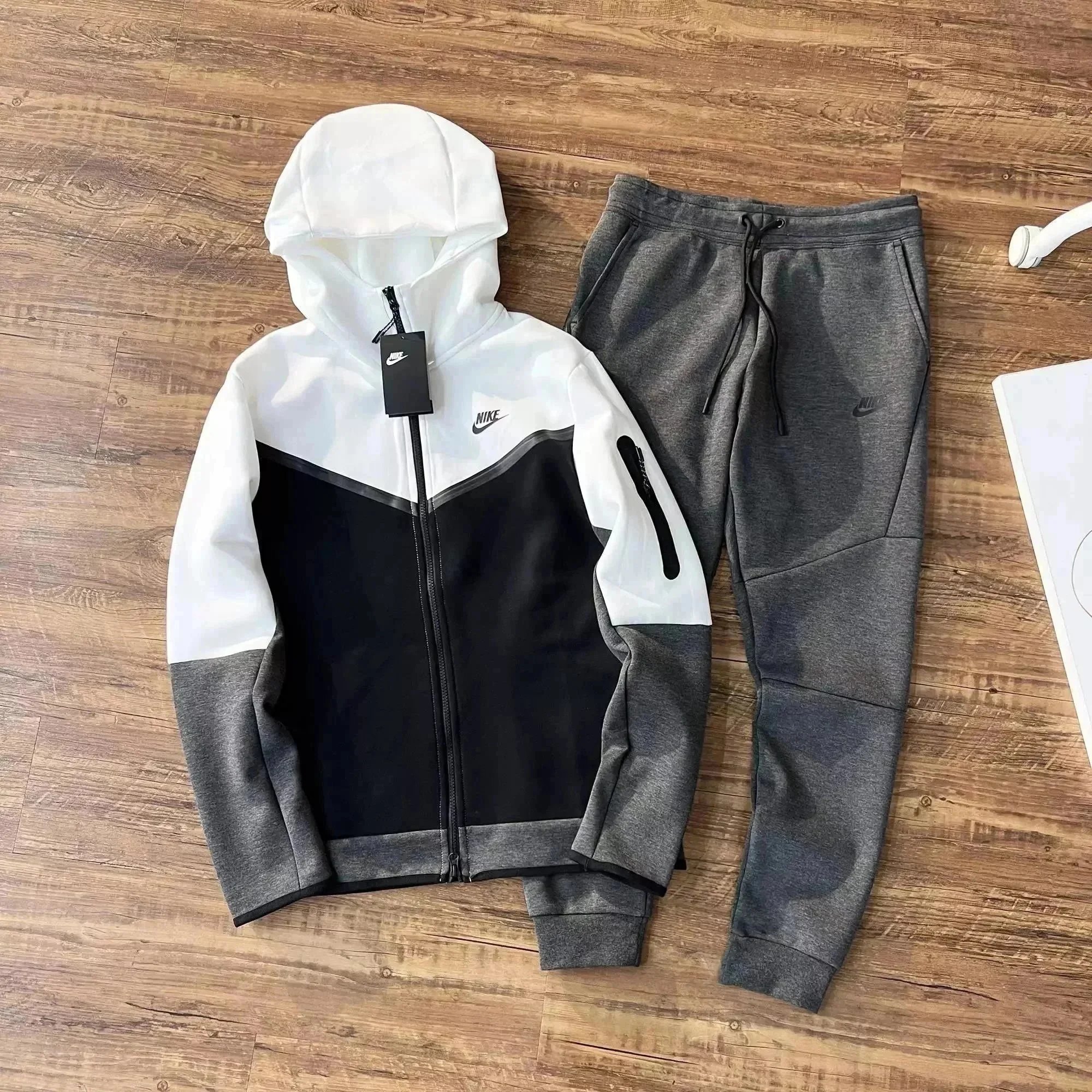 Nike Athletic hooded sweatshirt and jogger pants set product photo 4