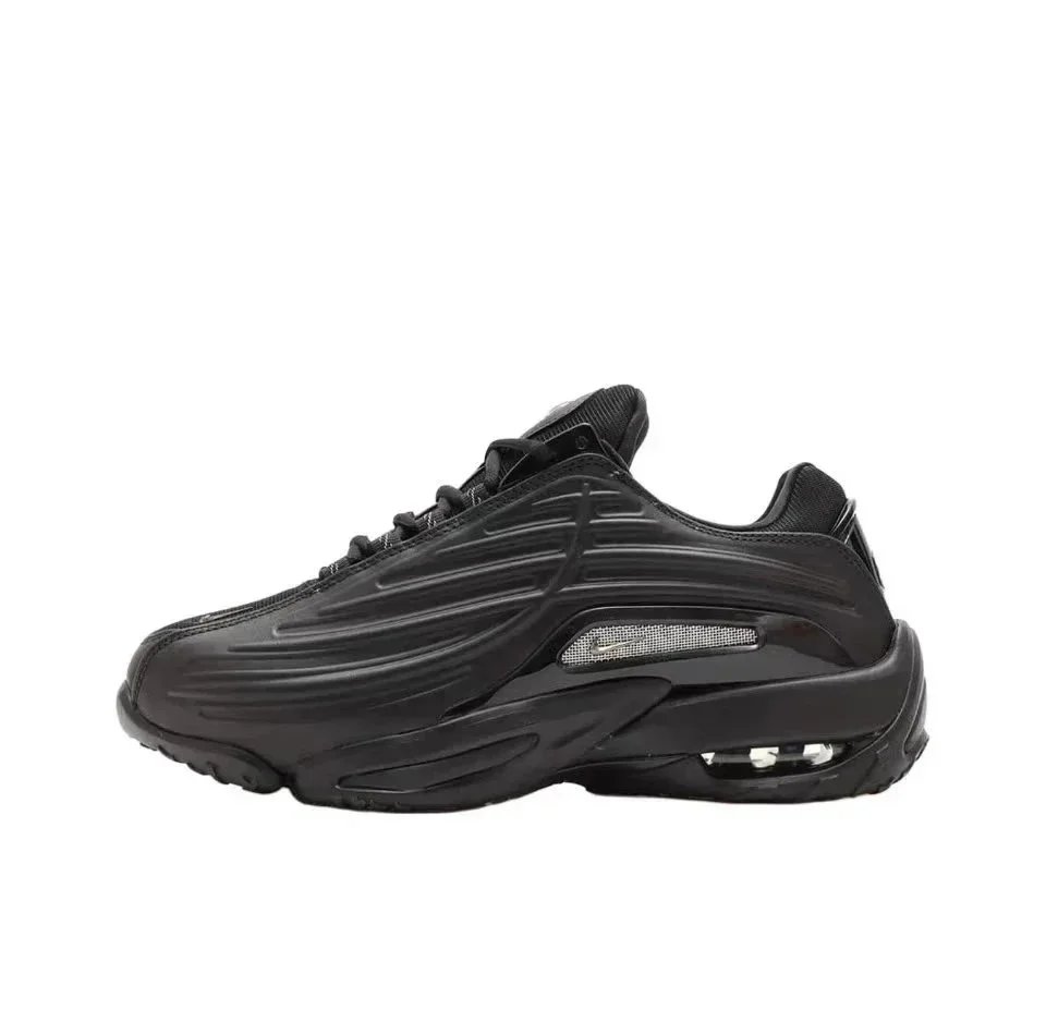Nike black low-top sneakers