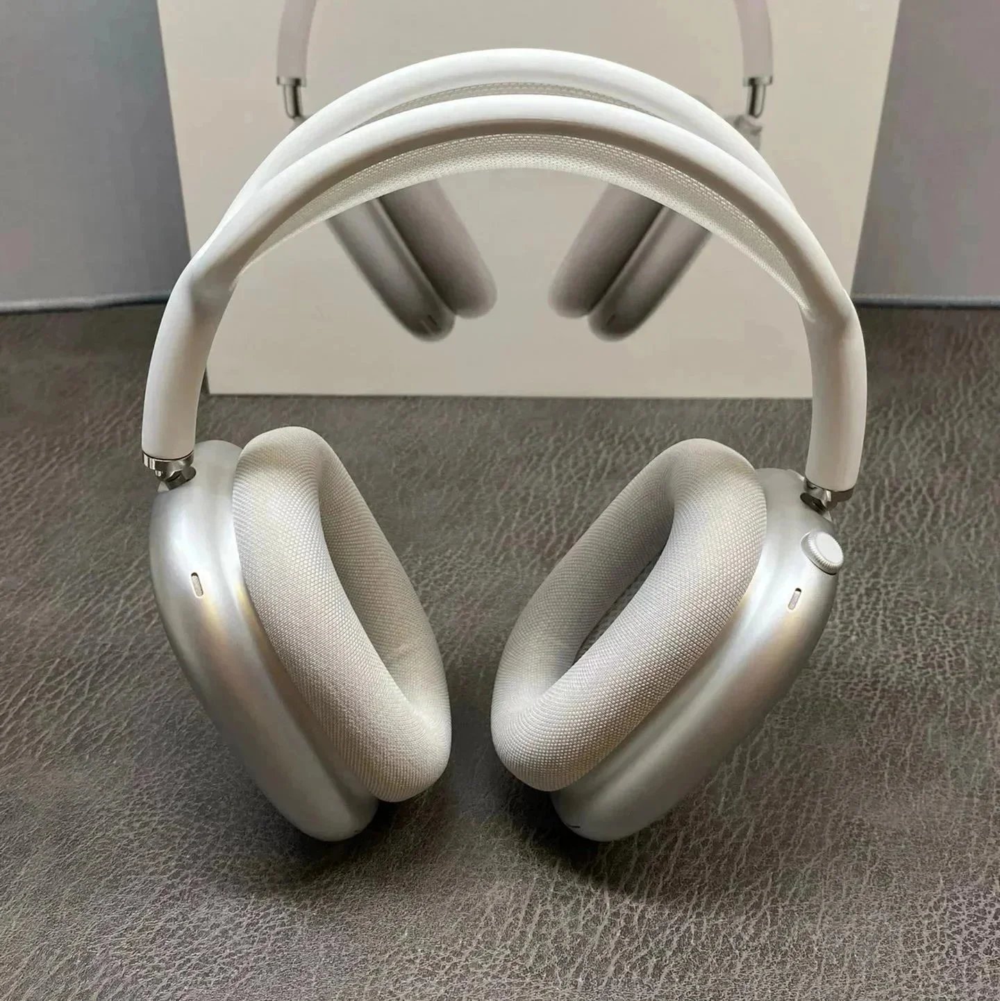 metal white