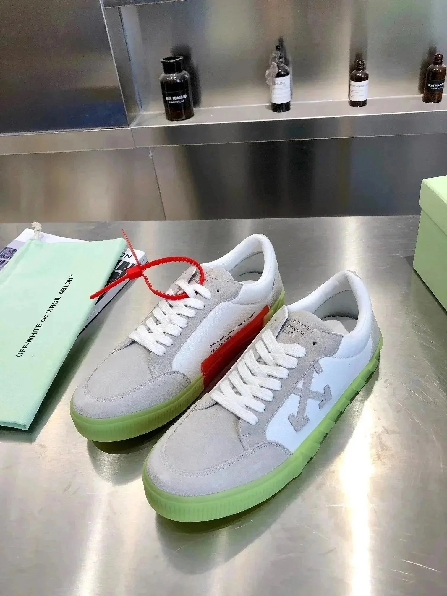 Off-White Diagonal Arrow Low Top White Orange Black Sneakers - 2