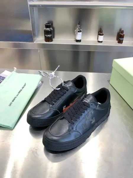 Off-White Diagonal Arrow Low Top White Orange Black Sneakers - 3