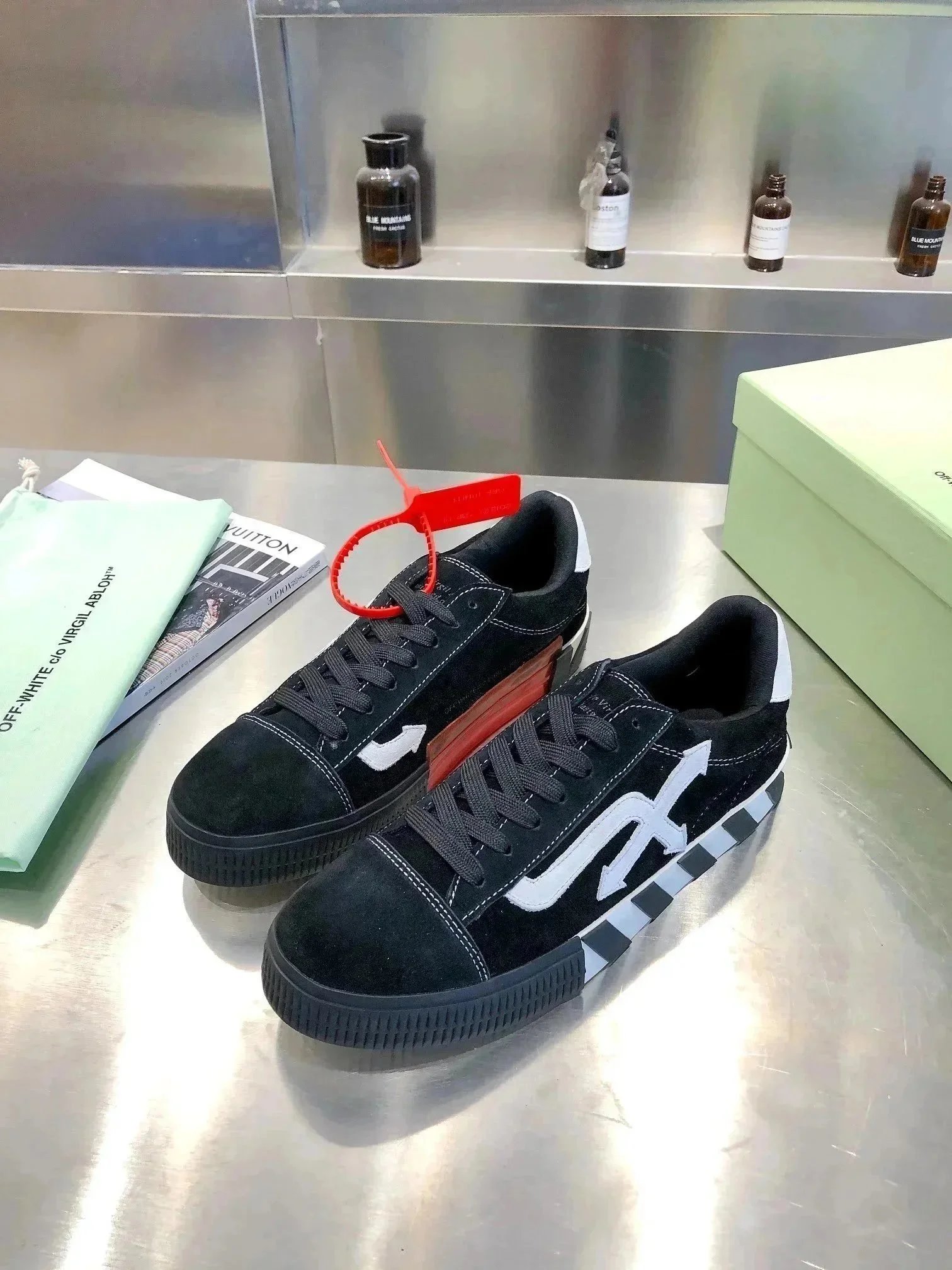 Off-White Diagonal Arrow Low Top White Orange Black Sneakers - 10