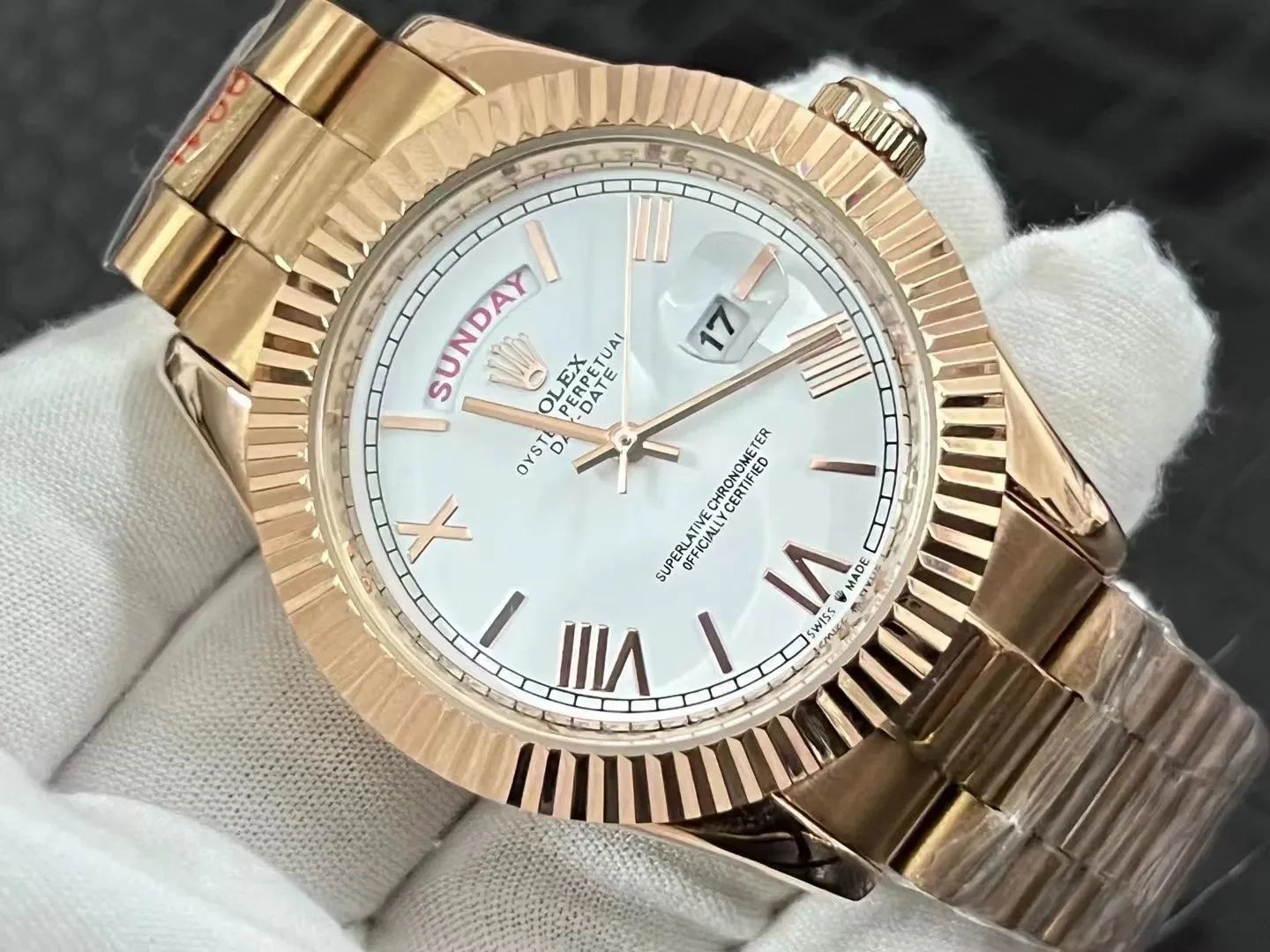 Rolex Day-Date 40 Everose Gold White Mother-of-Pearl Dial Mechanical Watch Watches - 1