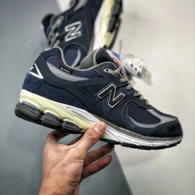 New Balance Sneakers 2002R product detail image 8