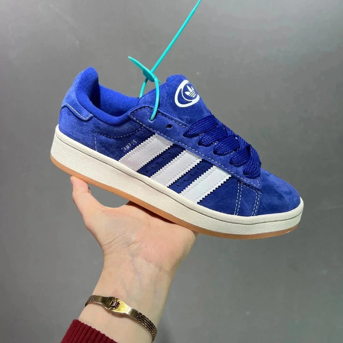 Adidas Sneakers Campus — White and blue