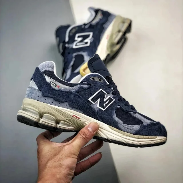 New Balance Sneakers 2002R product detail image 12