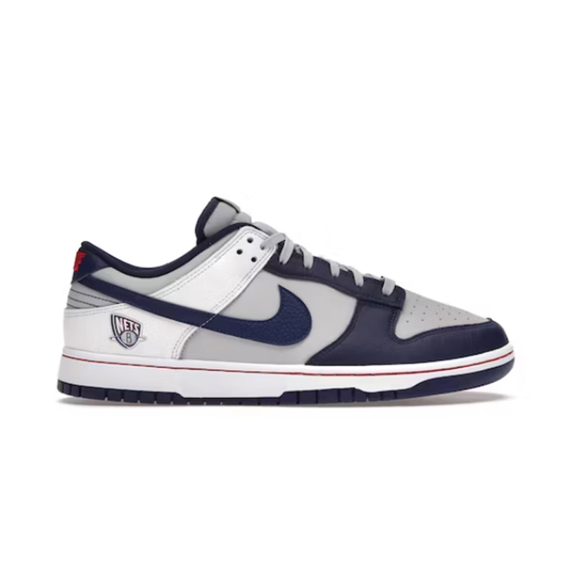 Nike Dunk Low Sneakers