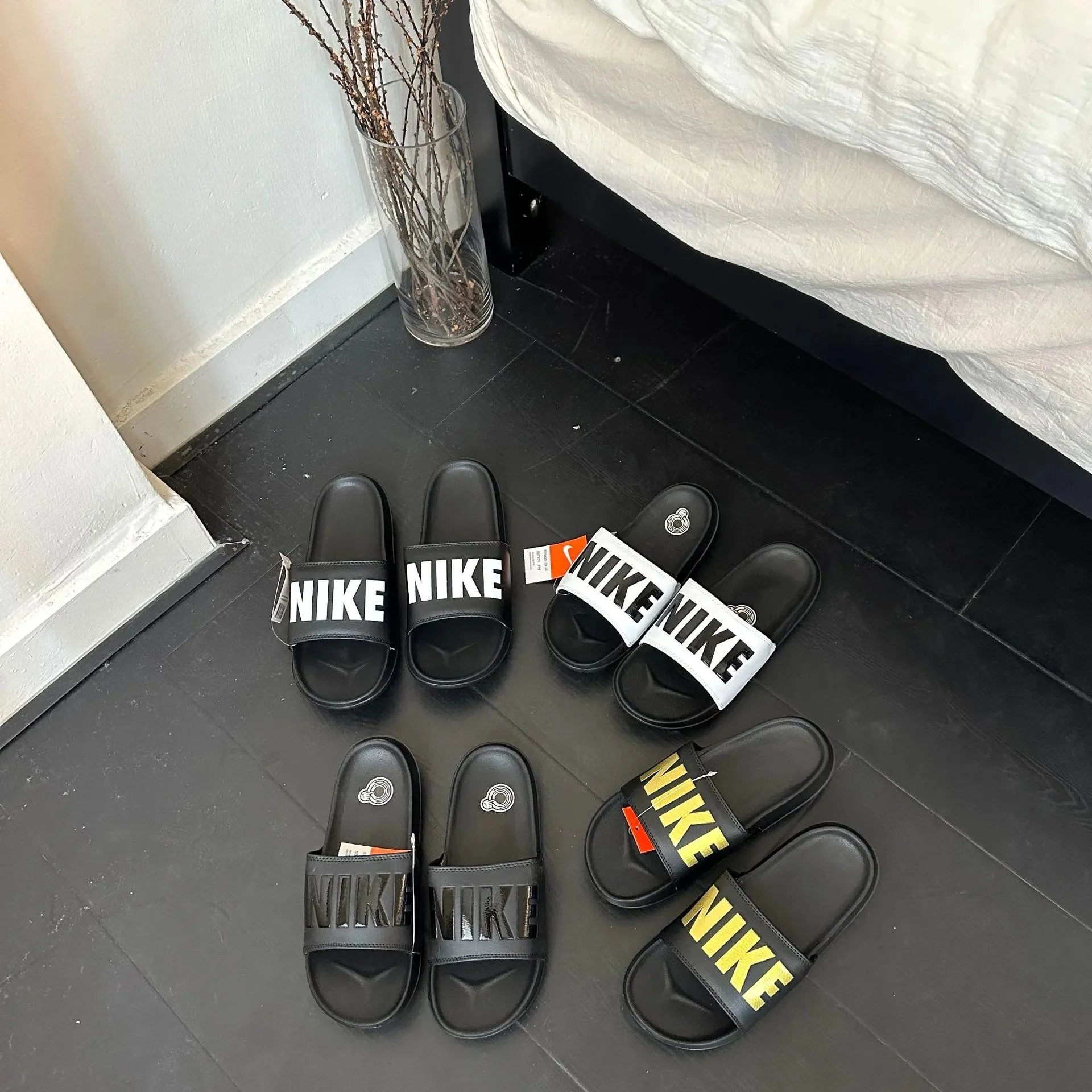 Nike Puma slippers （15+）