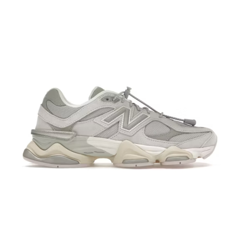 New Balance 2002R Sneakers