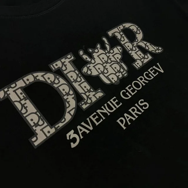 Balenciaga T-Shirts Graphic-print short-sleeve T-shirt product detail image 2