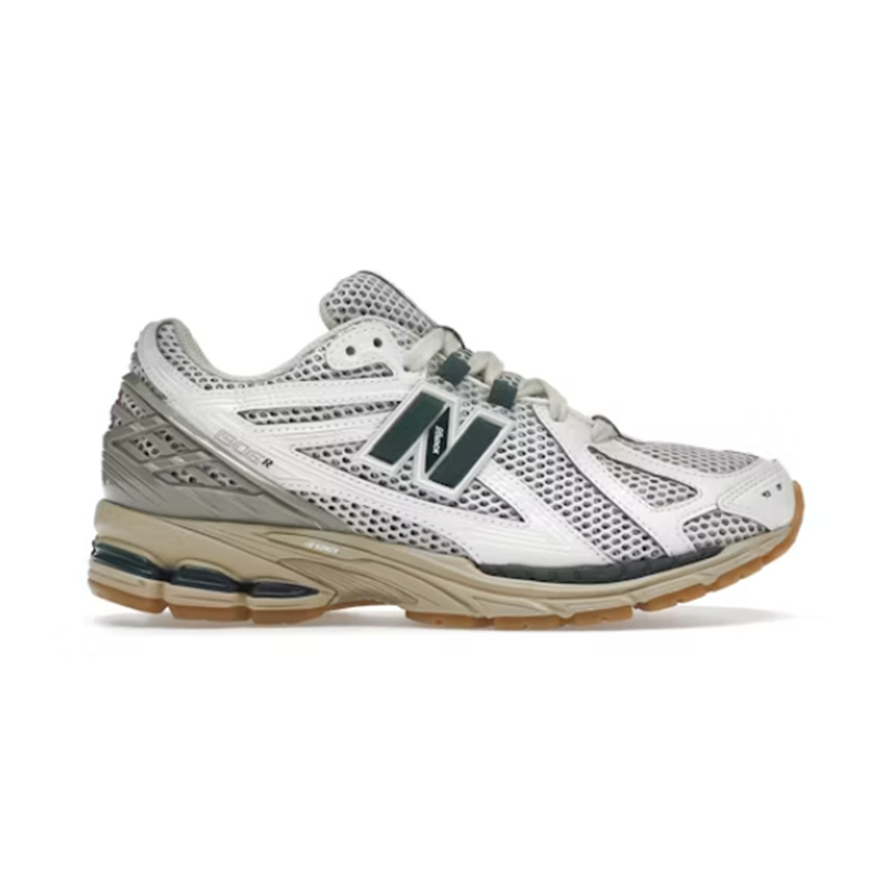 New Balance 990v3 Sn