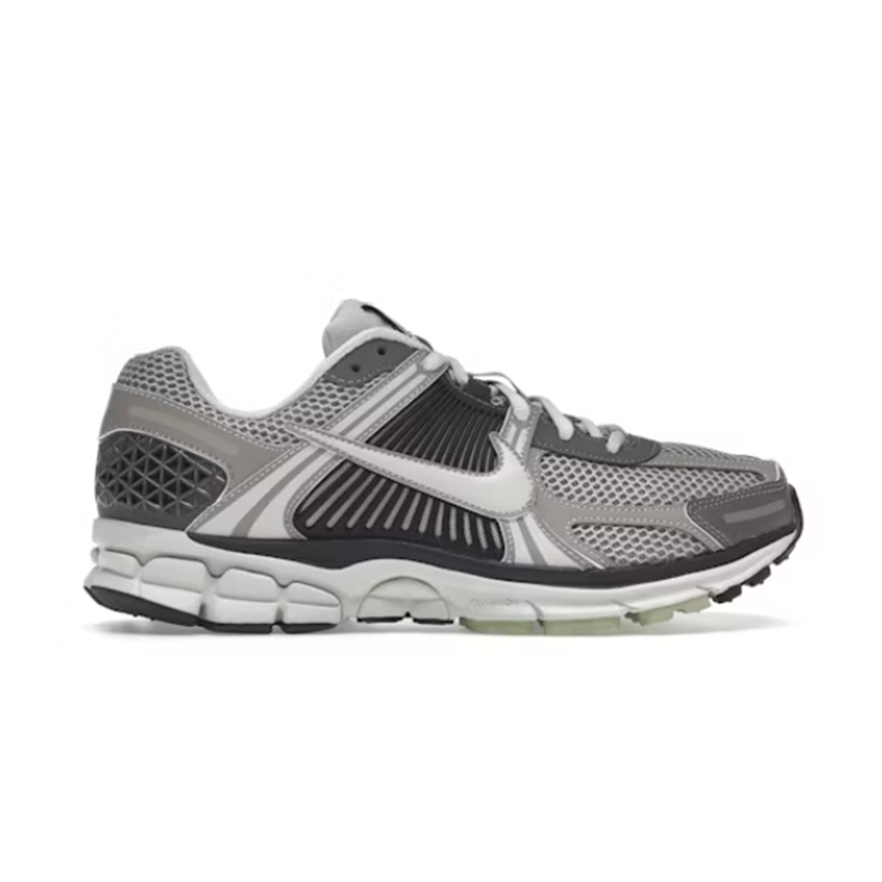 Nike Zoom Vomero 5 Sneakers
