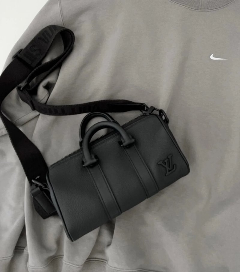 Crossbody bag from Yin Kuang's Shop