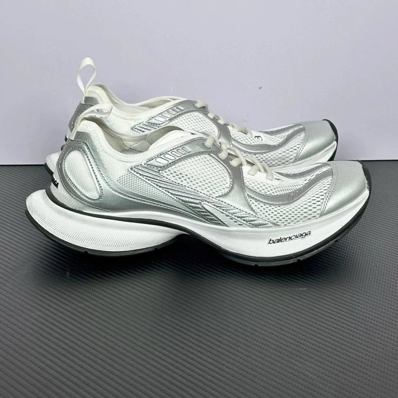 Shoes from Yin Kuang's Shop