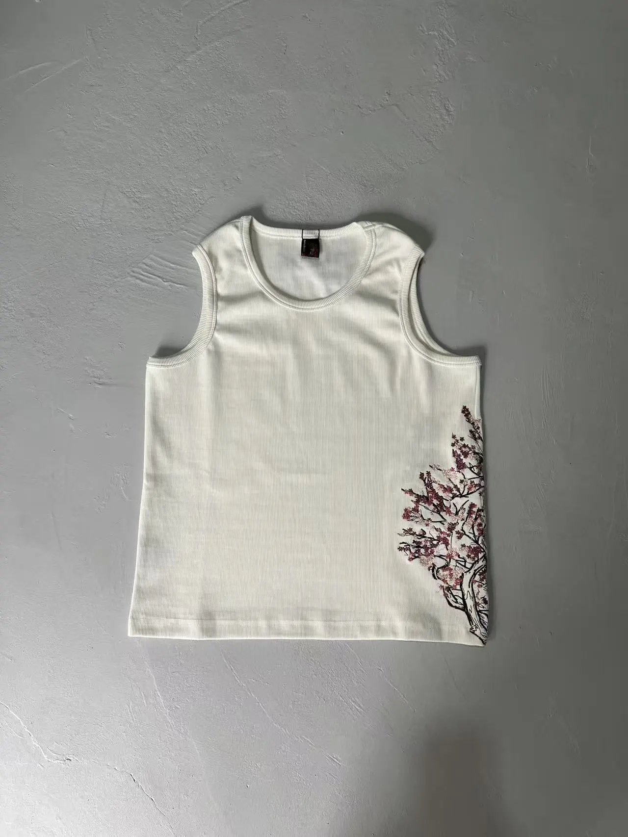 08 Vest/White