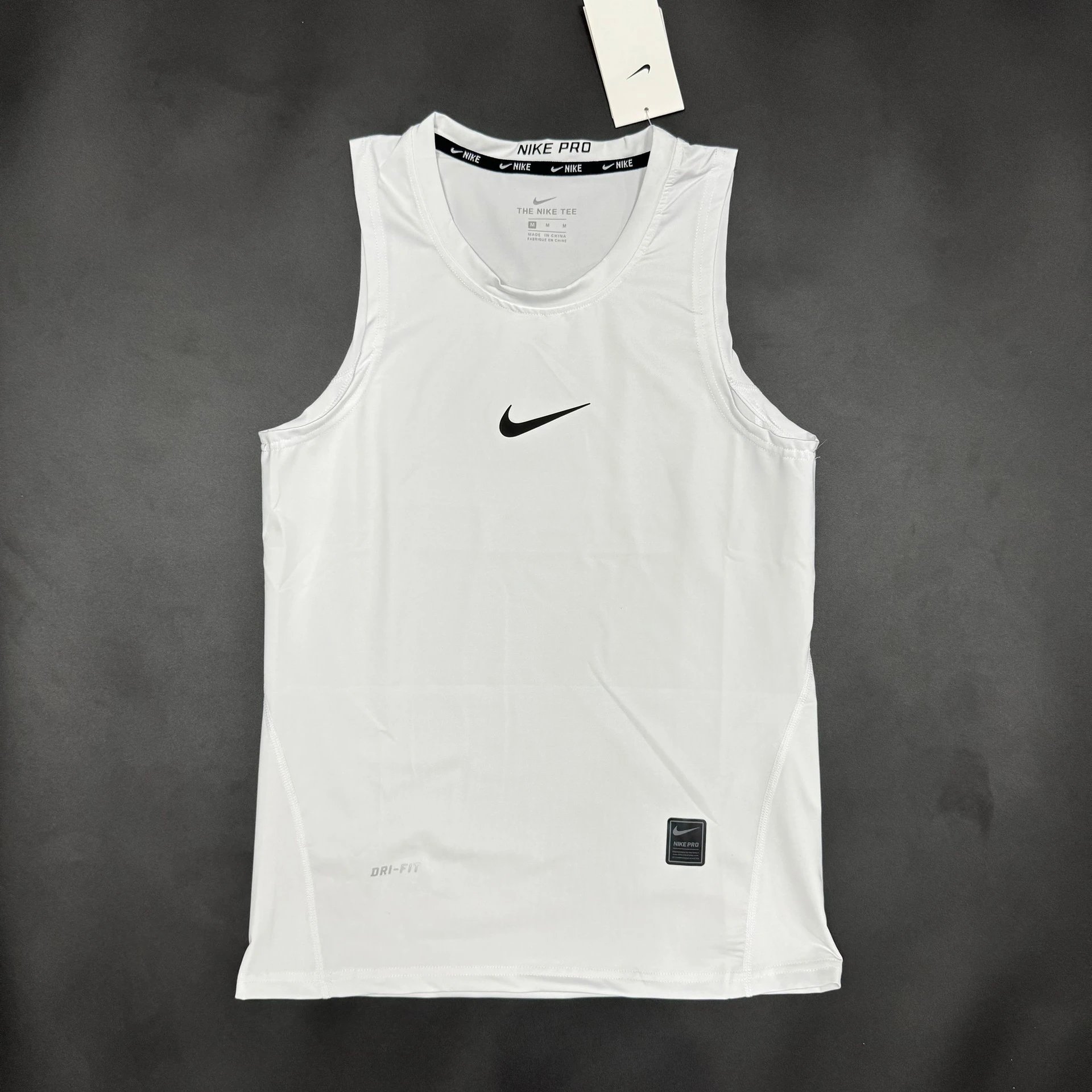 04 vest white [with complete three labels]