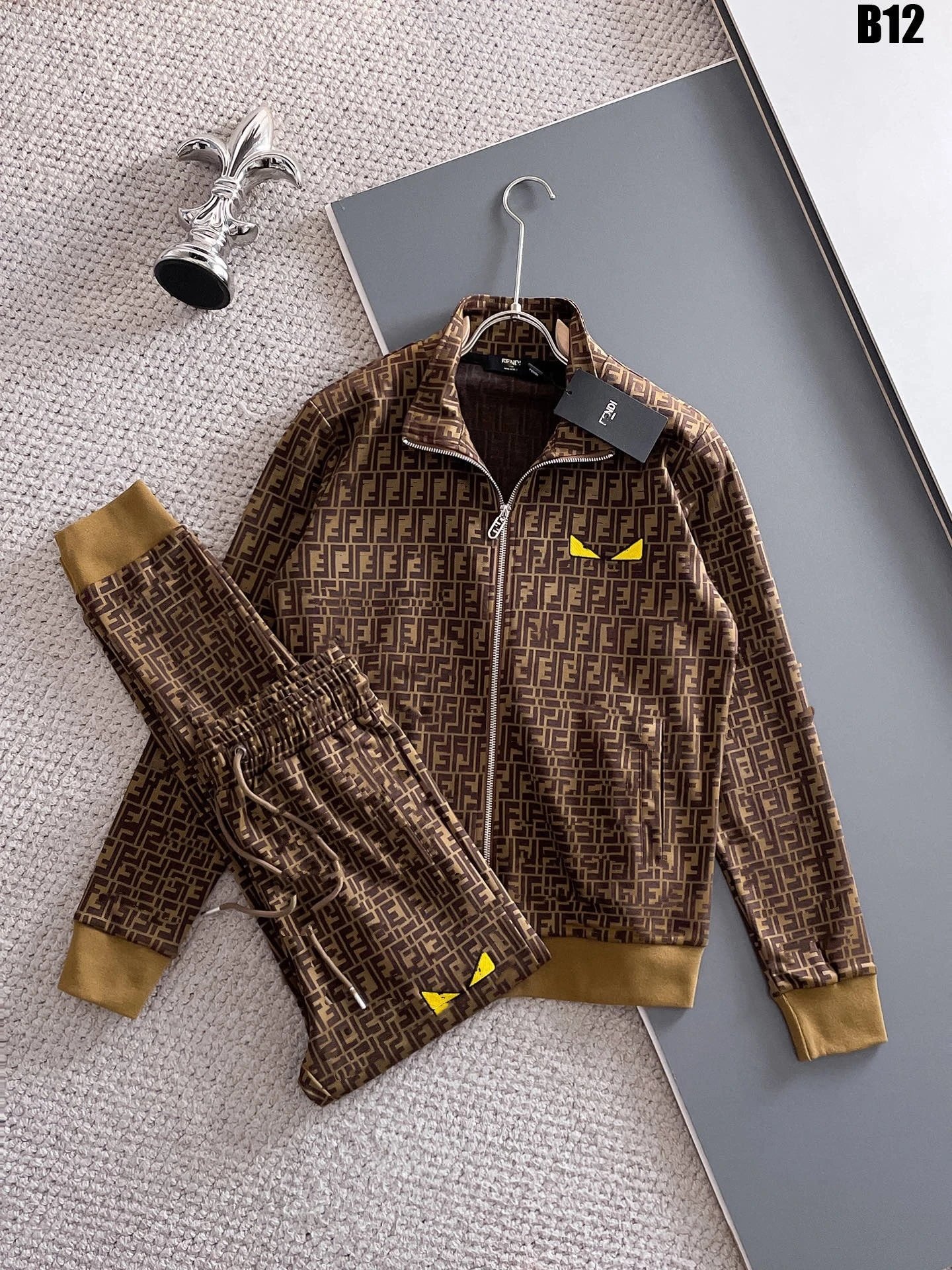B12 coffee color