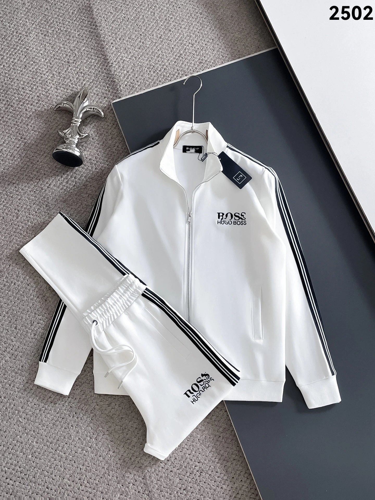 2502 white