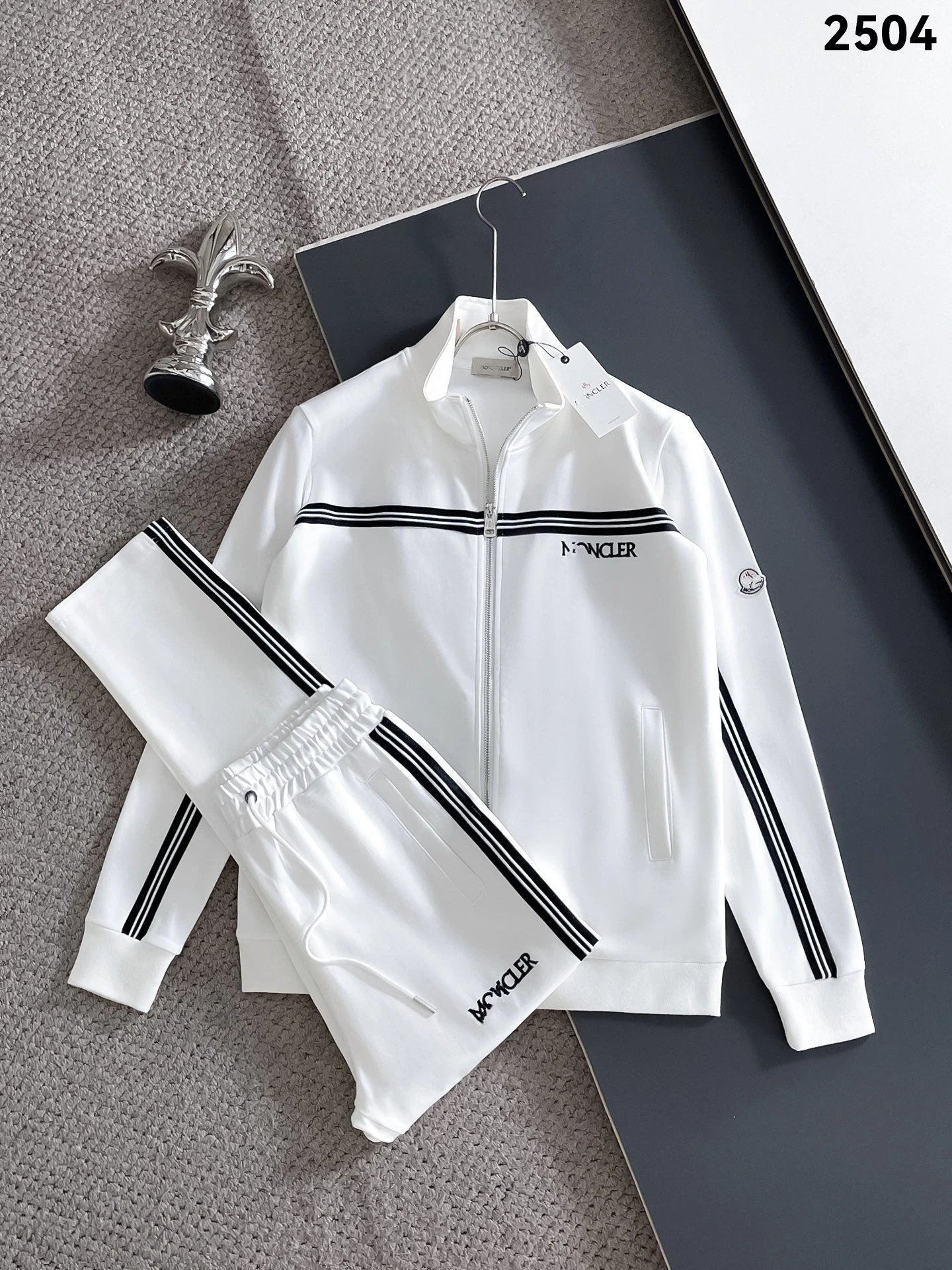 2504 white