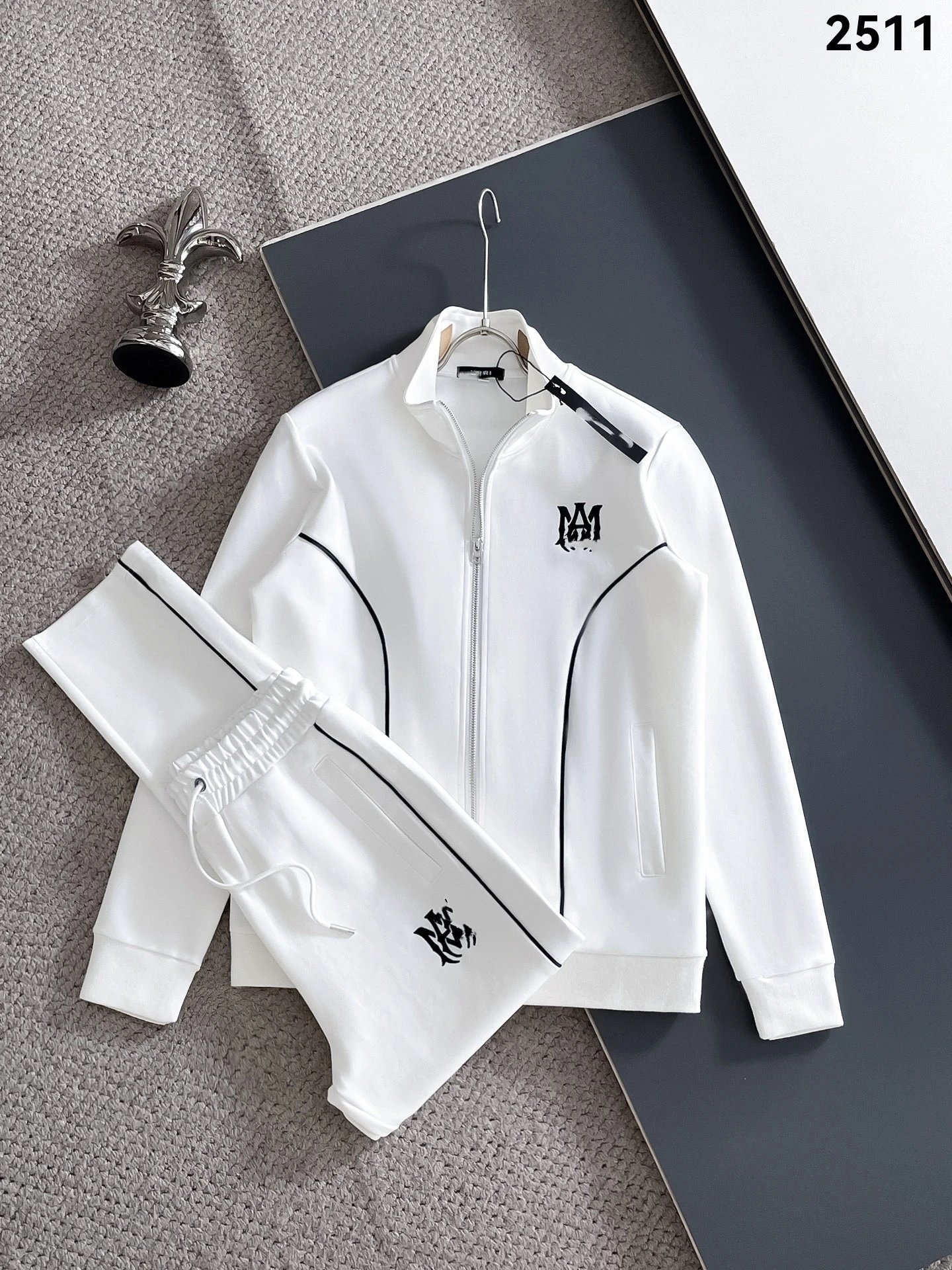 2511 White