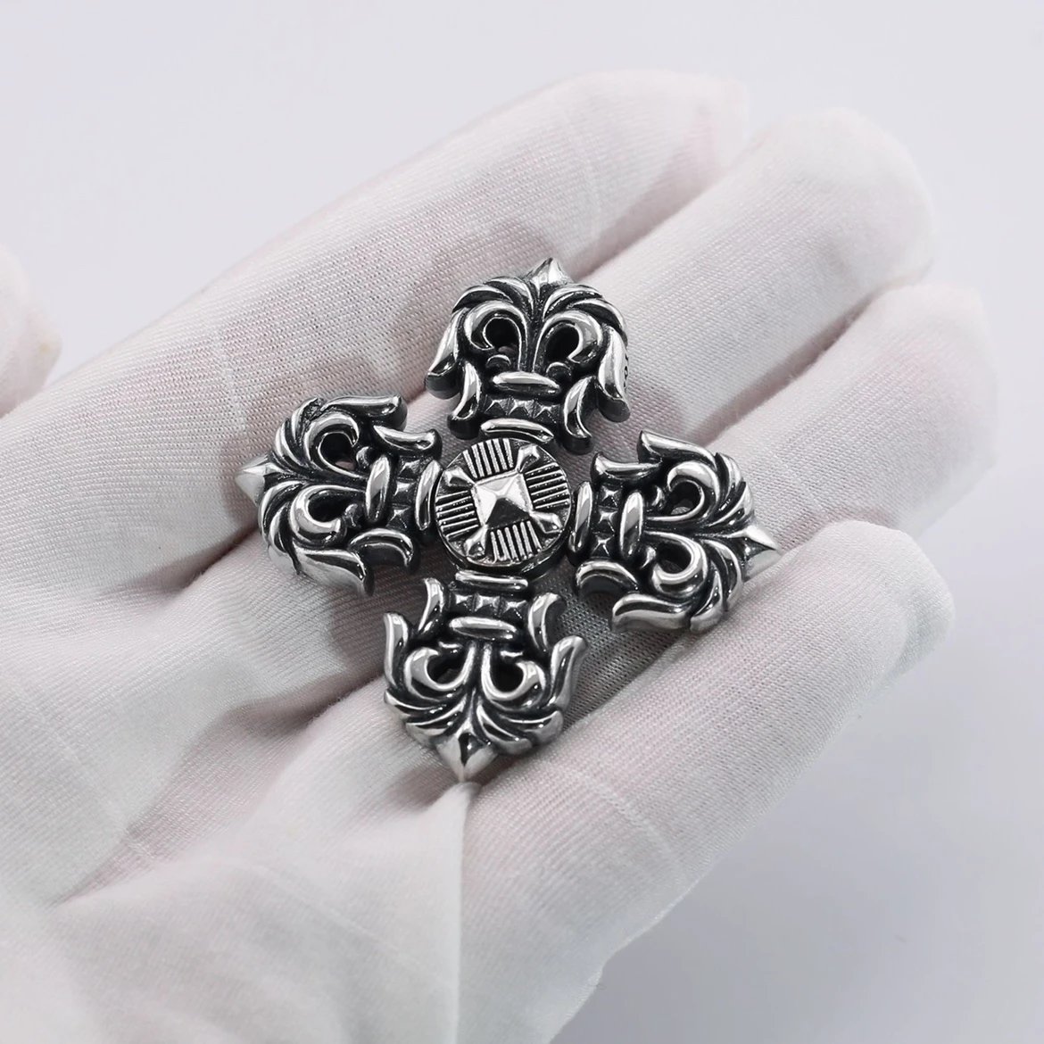 Design Ornate Fleur-de-Lis Cross Pendant Silver Jewelry - 1