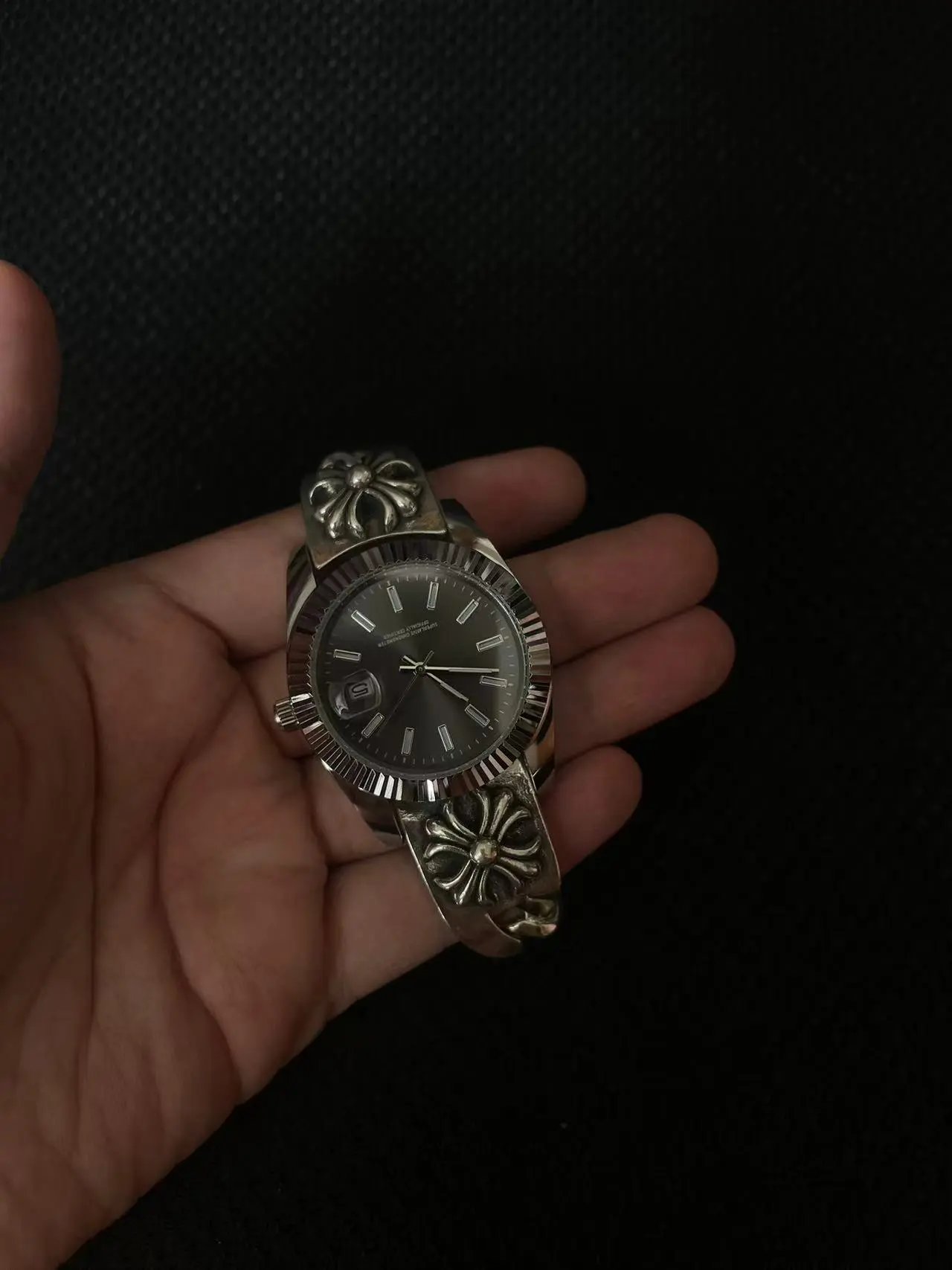 Capper-Style Vintage GothicCross Flower Diary StainlessSteel Niche Watch