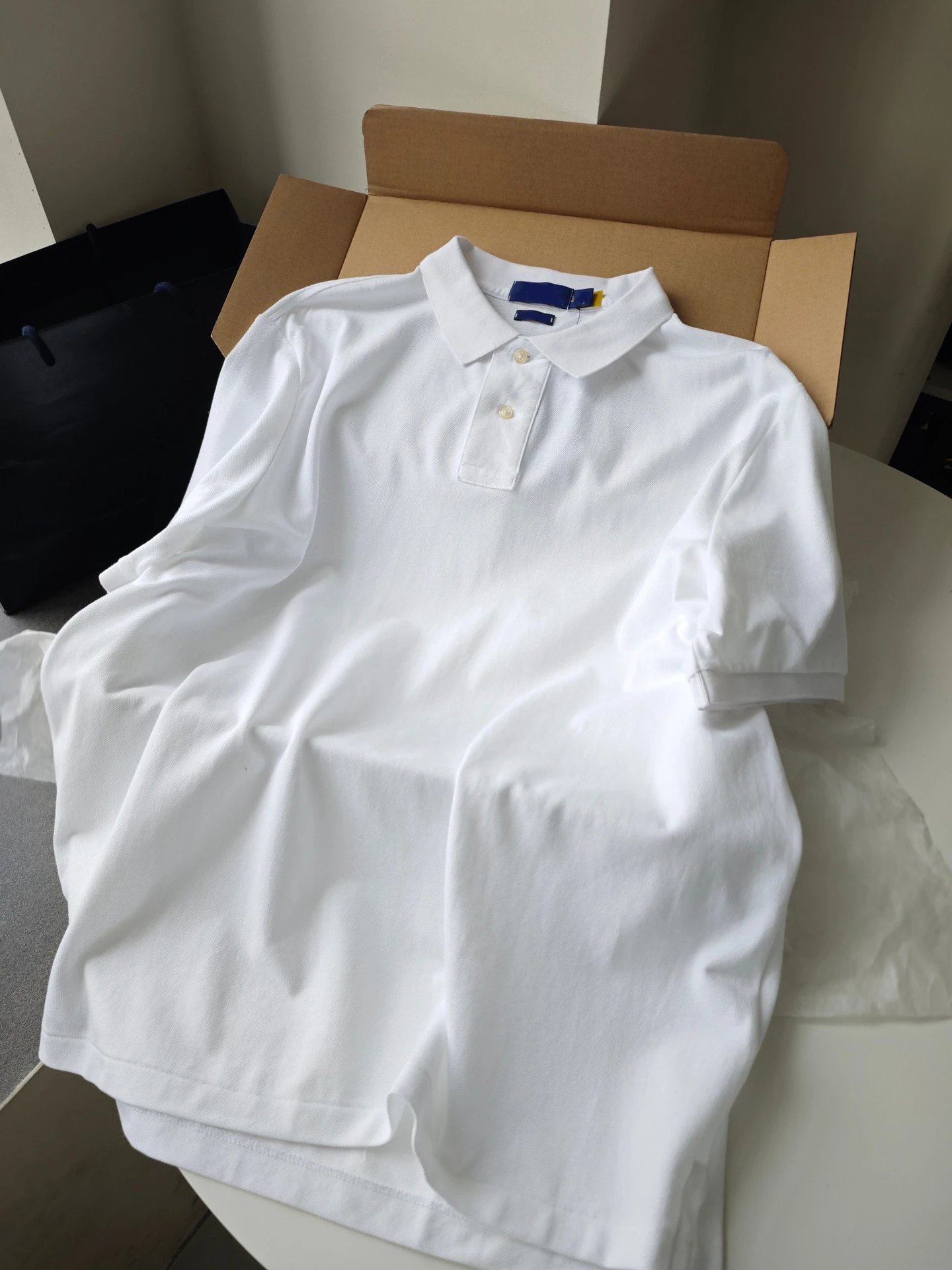 White [Deep Blue Label]