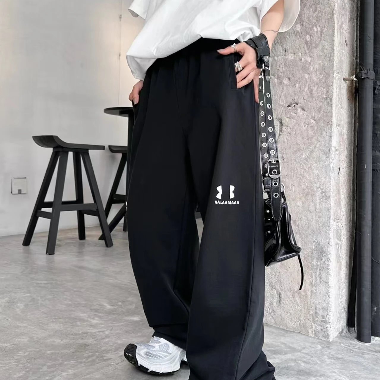 Parisian Style Autumn/Winter Collaboration Embroidered Logo Loose-Fit Casual Sweatpants for Men - Trendy Brand Couple's Long Pants