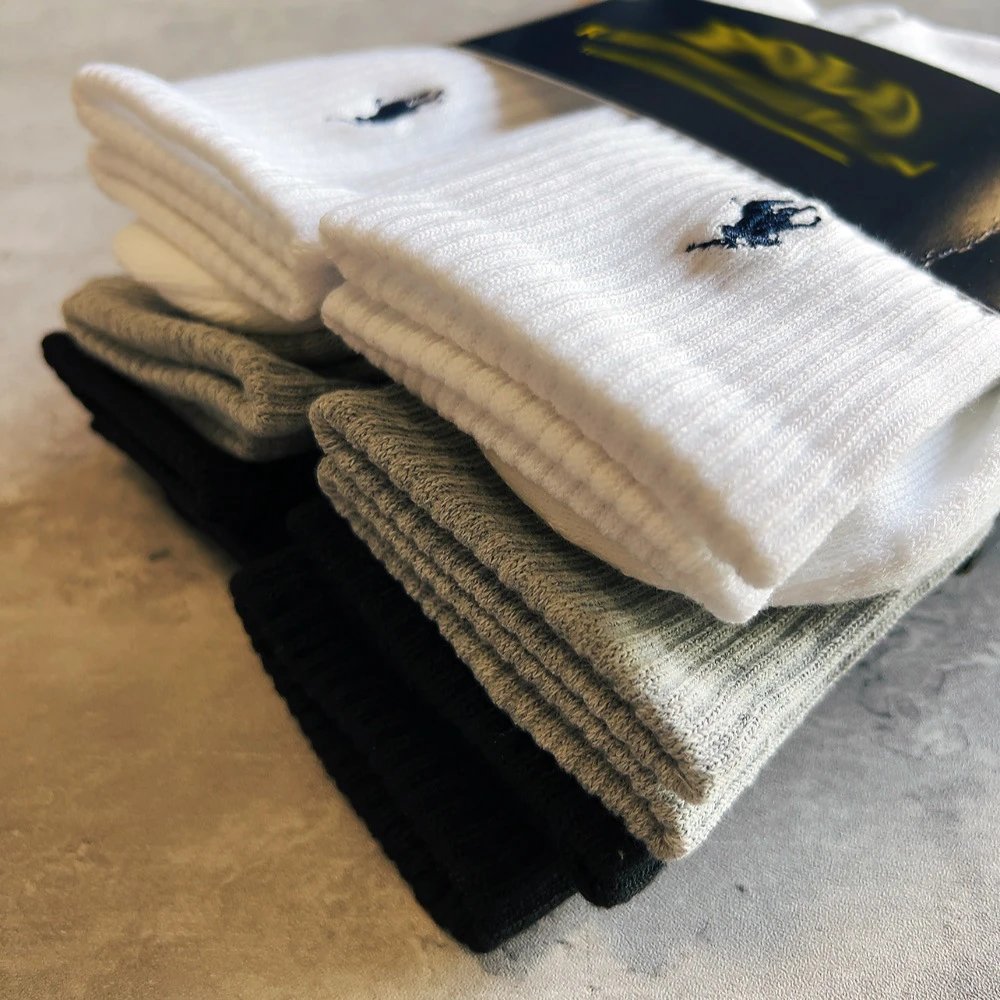 2 black 2 white 2 gray