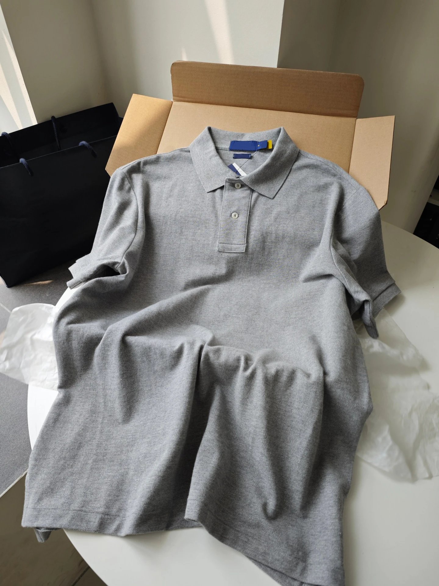 Light Grey [Deep Blue Label]
