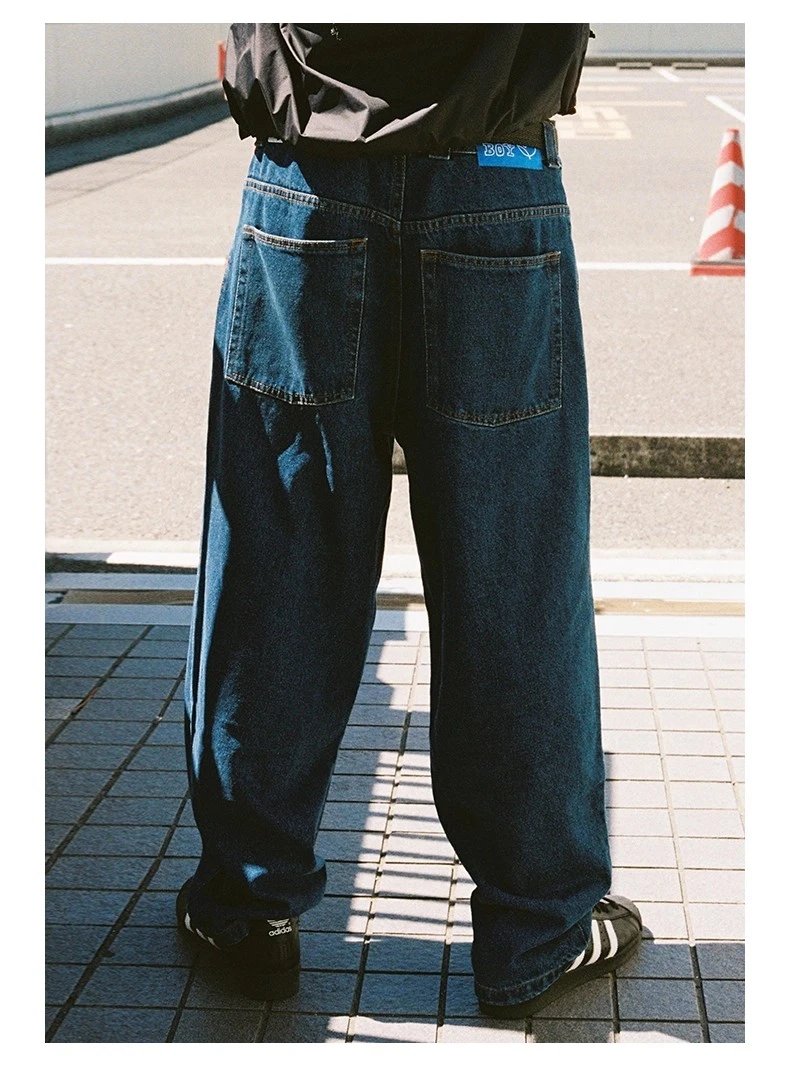 宝蓝色