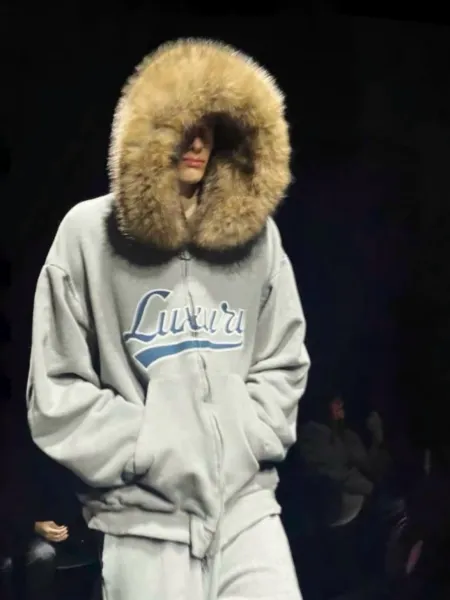 Design Luxury Brand Fur-Trimmed Zip-Up Hoodie Gray Hoodie - 3