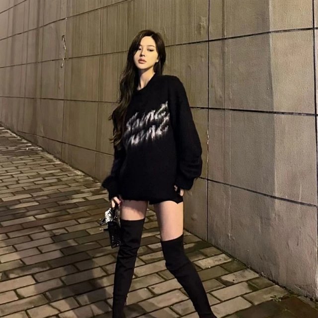 YSL Sweater: seller detail photo 5
