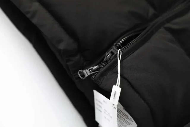 Lacoste Down Jackets Quilted Jacket product detail image 4