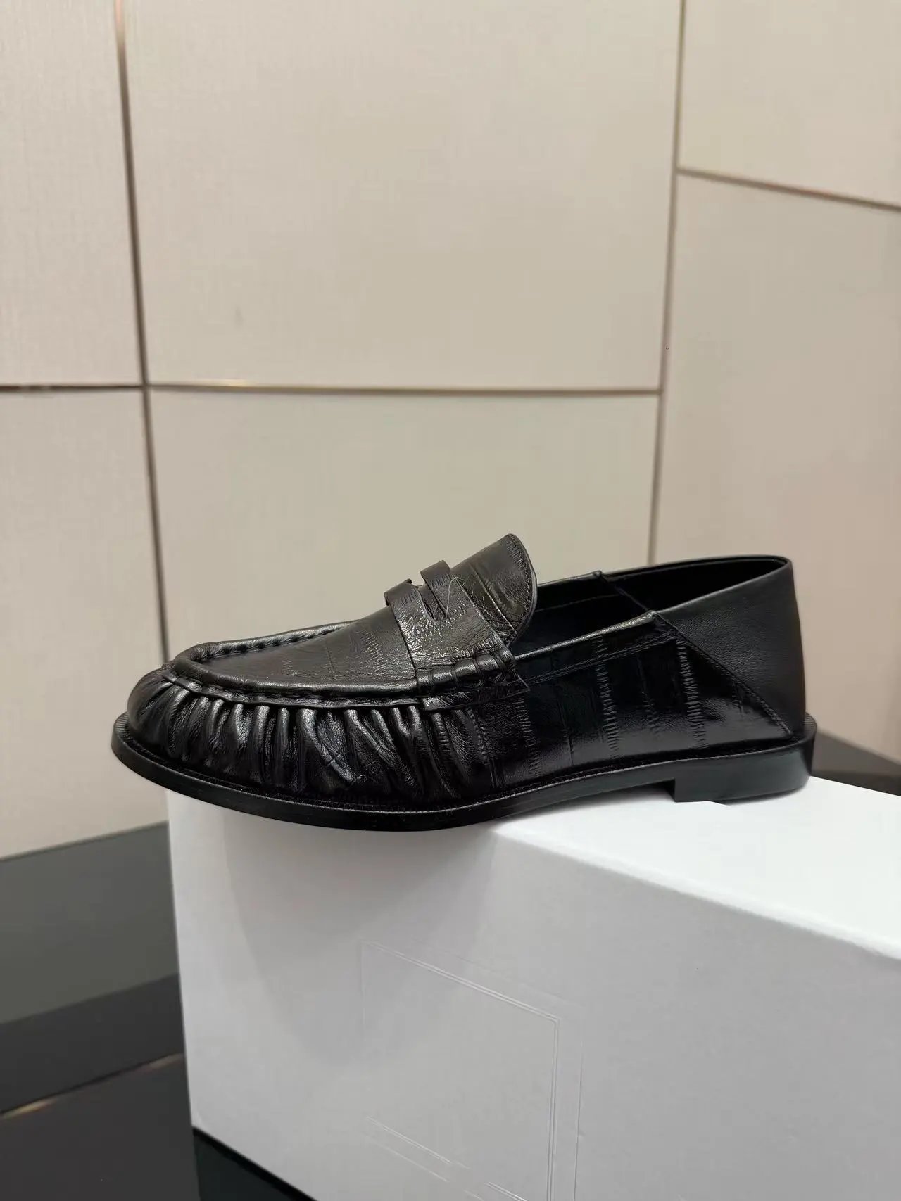 Black Eel Stepping on Feet