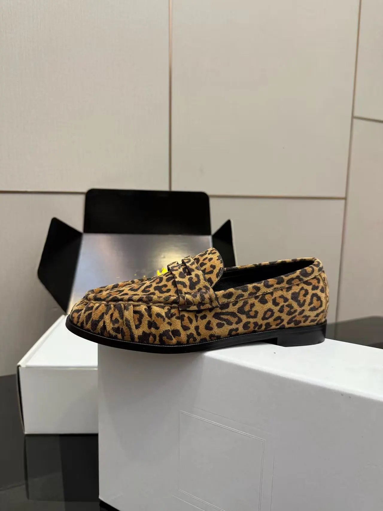 Coffee leopard print lamb