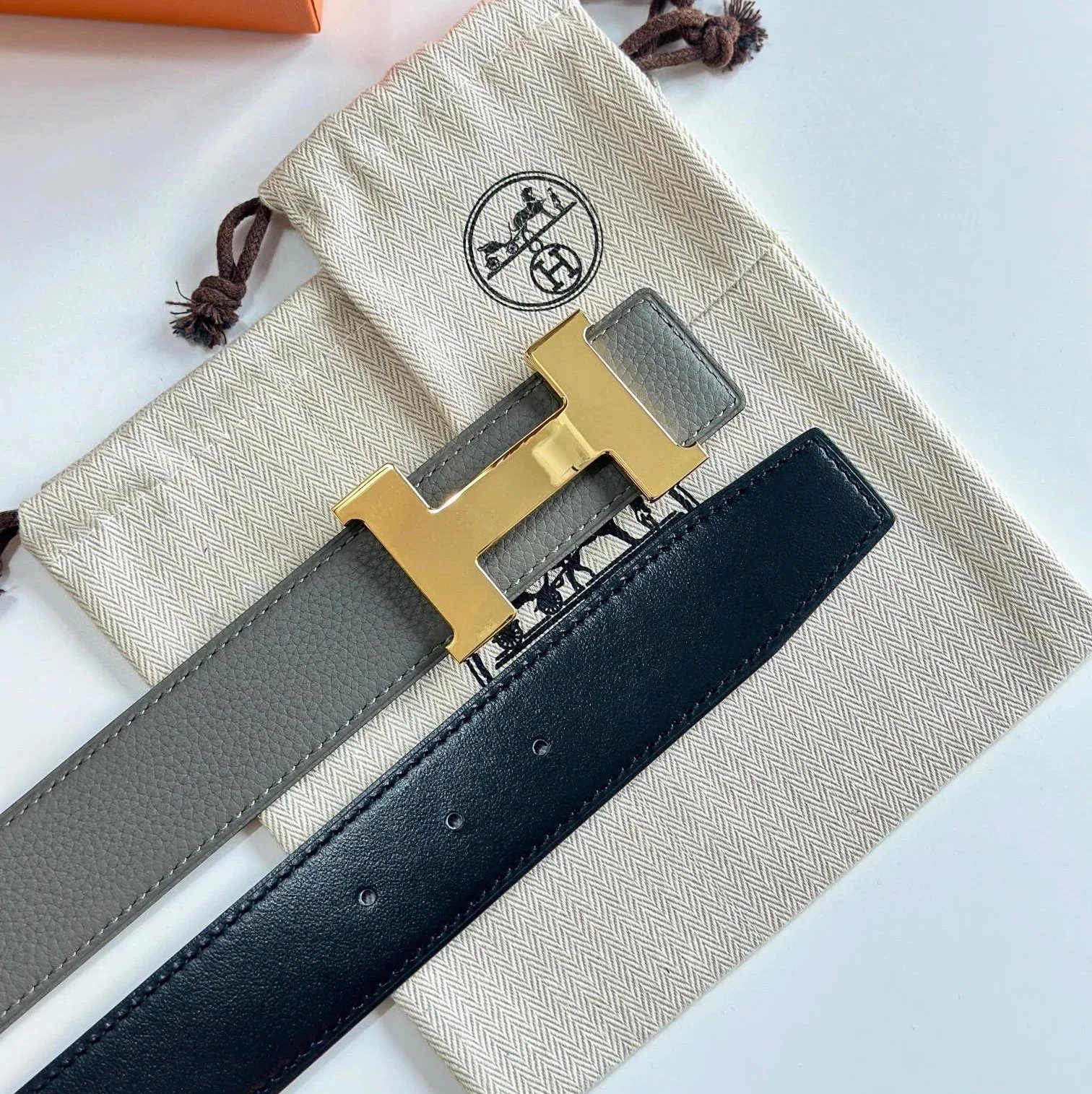No.21 Gray Leather / Polished Gold Buckle (Lychee Grain)