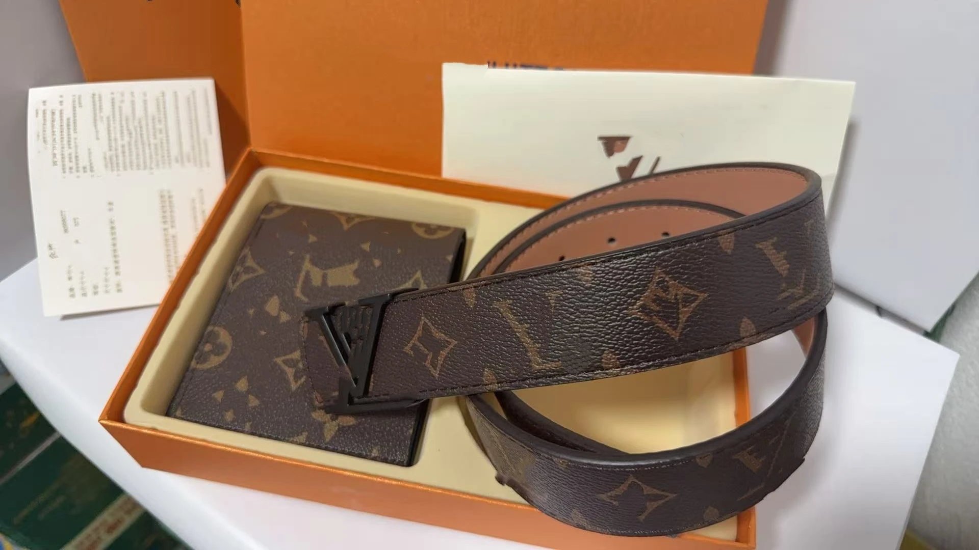 Ferragamo Belts Gancini Buckle Belt and Wallet Gift Set — Coffee flower black buckle set