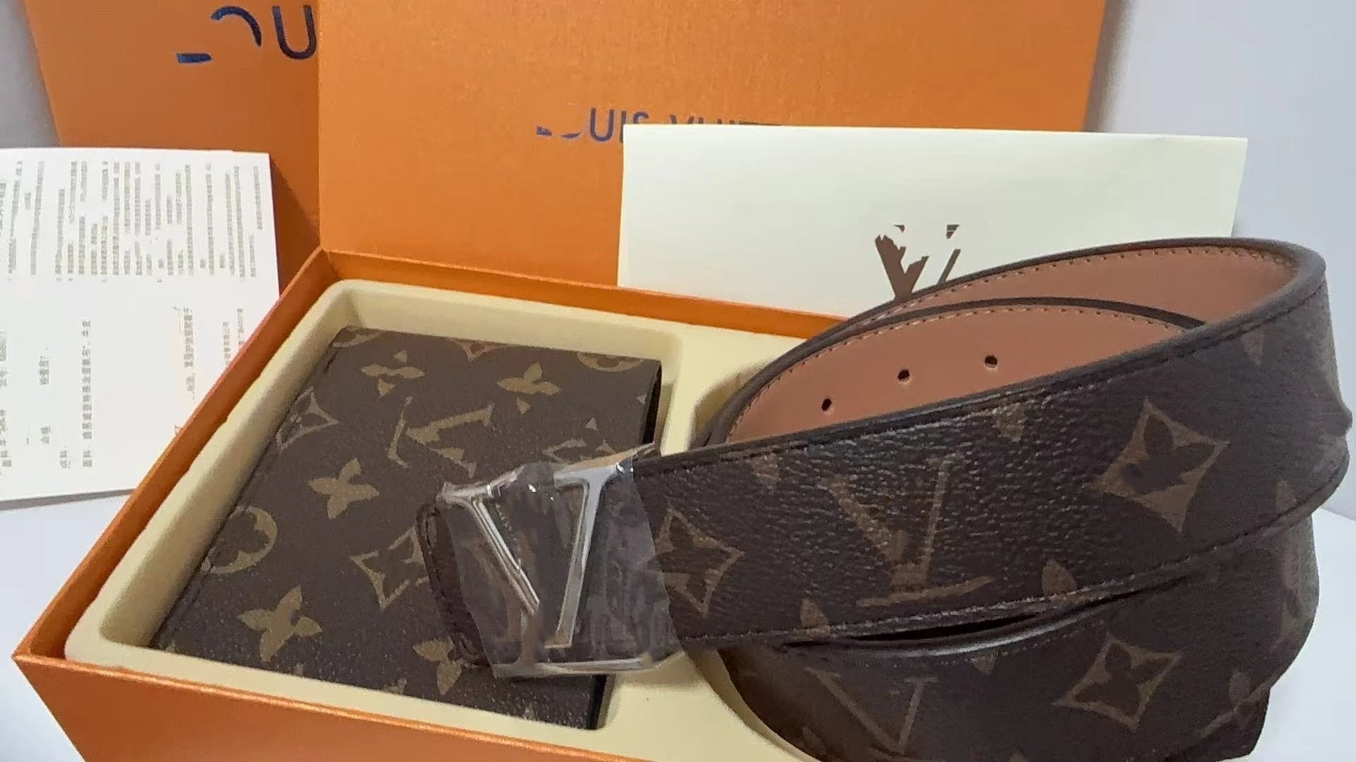 Ferragamo Belts Gancini Buckle Belt and Wallet Gift Set — Coffee flower silver buckle set