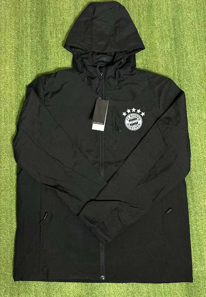 Bayern Black Windbreaker Thin Edition